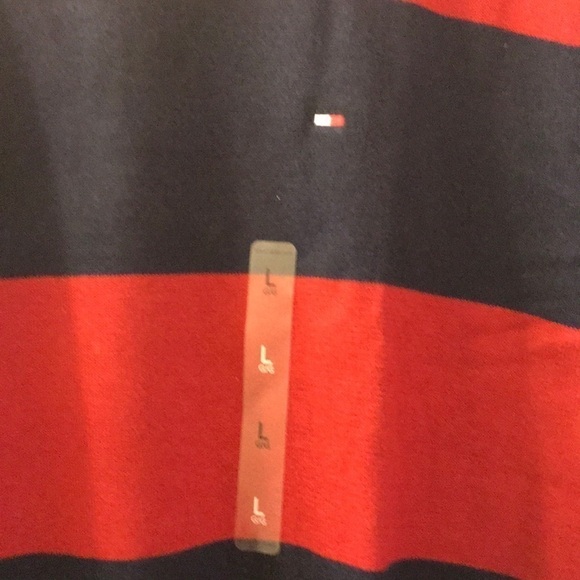 Tommy Hilfiger Men Crew V-neck Pullover Sweater - Picture 2 of 6